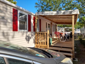 Mobil-Home au milieu des pins proche de l'Océan Côte Landaise